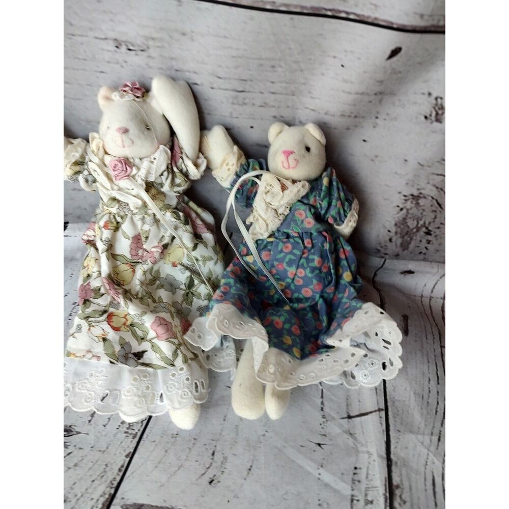Vintage Fold Art Stuffed Cats In Dresses Shelf Sitters Handmade?